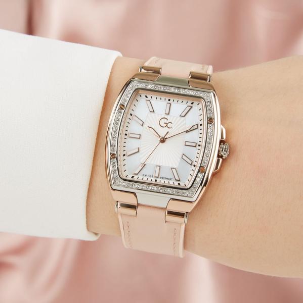 Guess Gc Couture Y90003L1MF Damenuhr